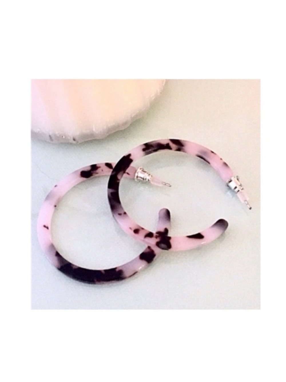New Tortoise Pattern Hoop Earrings in Blush Tone - Picture 11 of 11